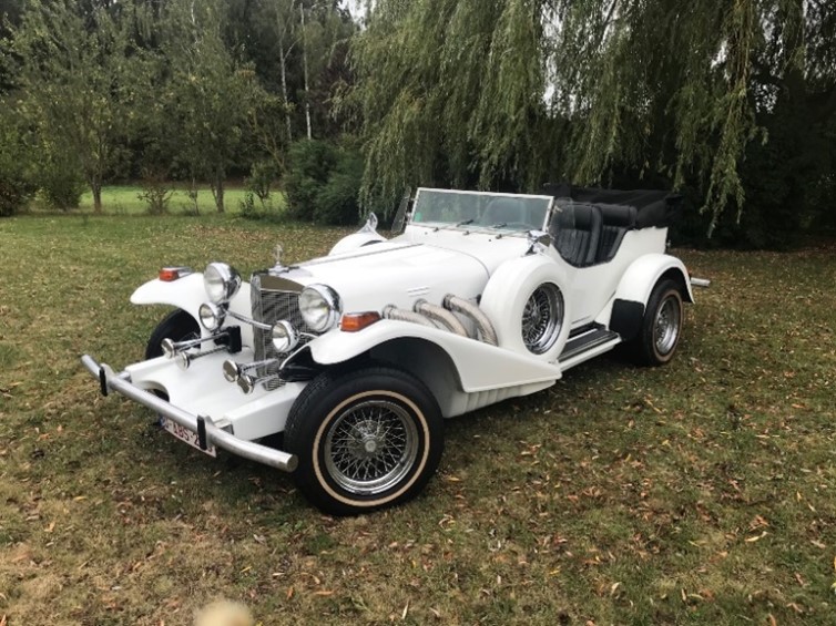 Voiture de cérémonie de location Excalibur Phaeton